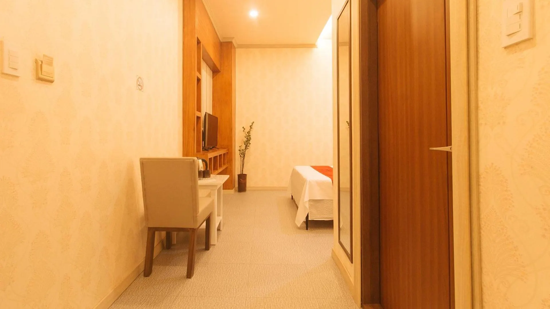 Reddoorz Premium At Regency Sunset Hotel Angeles Filipinas